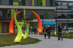 Haupteingang des MPIMG zur Langen Nacht (mit Lichtinstallation)